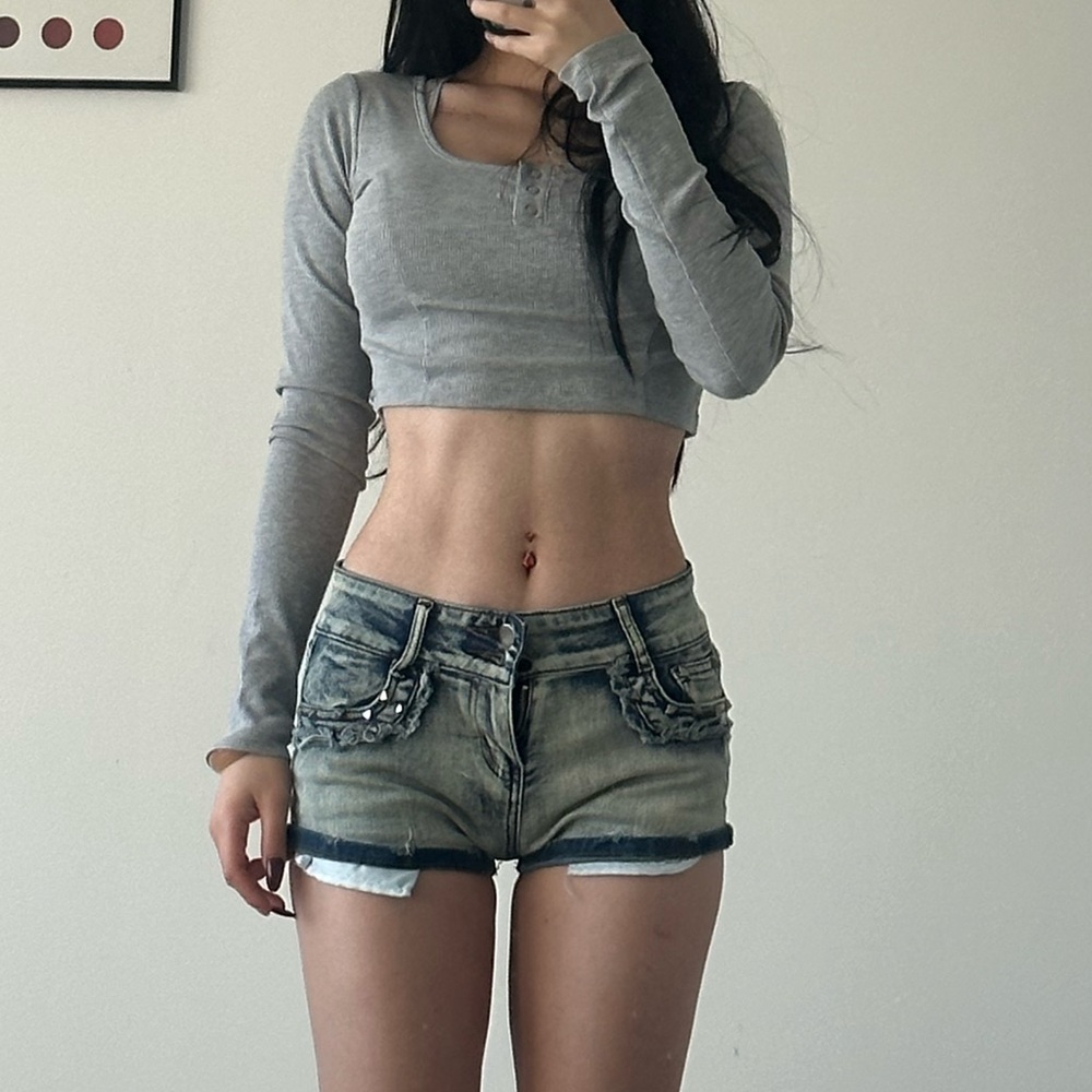 Y2K vintage jean short